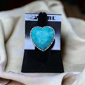 Heart shaped blue stretch ring by Wurl